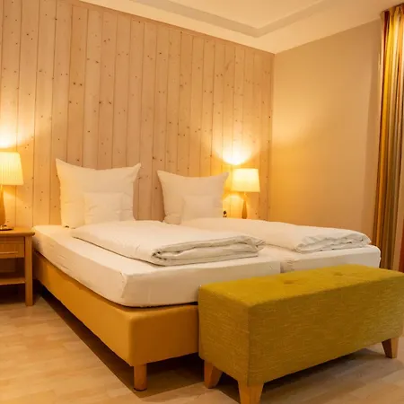 Hotel Der Waldkater 4*